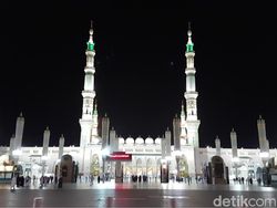 Adab Masuk Masjid Nabawi dan Ziarah ke Makam Rasulullah