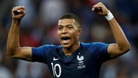 Ketiga adalah Kylian Mbappe. Winger muda asal Prancis ini sudah bersinar bersama PSG dan meraih trofi Piala Dunia 2018. Jika pindah ke Real Madrid, Mbappe makin besar namanya dan bisa mengikuti jejak idolanya, Cristiano Ronaldo (Damir Sagolj/Reuters)