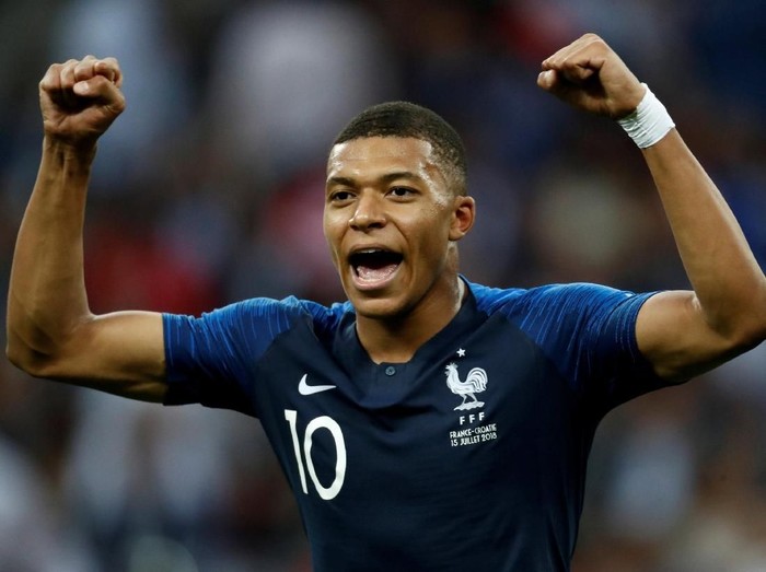 Soccer Football - World Cup - Final - France v Croatia - Luzhniki Stadium, Moscow, Russia - July 15, 2018  France's Kylian Mbappe celebrates scoring their fourth goal  REUTERS/Damir Sagolj     TPX IMAGES OF THE DAY