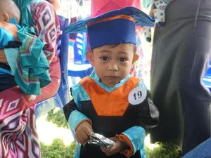 Aih! Serunya Wisuda Anak-anak yang Lulus Imunisasi