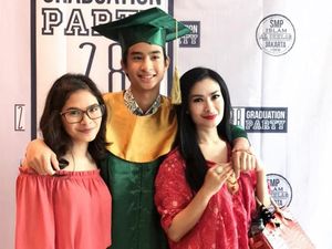 Anak Sekolah di London, Iis Dahlia Nangis Tiap Hari