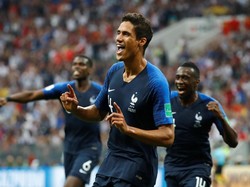 Kalau Dibandingkan Modric, Varane Lebih Pantas Terima Ballon dOr