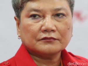 Rapat Perdana di Komisi VII, Ribka Tjiptaning Disambut Pantun Tifatul Rapat Perdana di Komisi VII, Ribka Tjiptaning Disambut Pantun Tifatul