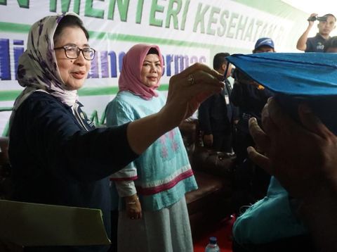Keren Nih, Anak-anak Umur 2 Tahun Sudah Diwisuda/