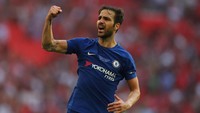 Cesc Fabregas sama sekali belum bermain untuk Chelsea di Premier League musim ini. Sarri lebih memilih mengandalkan Mateo Kovacic dan Jorginho di lini tengah. (Foto: Catherine Ivill/Getty Images)