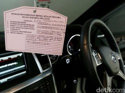 KPK Jamin Mobil Mewah Koruptor yang Dilelang Sudah Clear