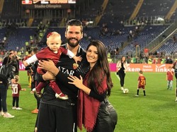 Natalia Loewe, Dokter Cantik yang Memantapkan Alisson Pindah ke Liverpool