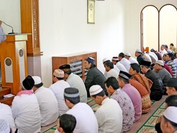 Mimbar-Mimbar yang Beradab