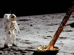 Pendaratan Manusia di Bulan Hoax?