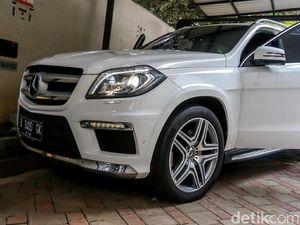 KPK Mulai Lelang Mobil Mewah Koruptor KPK Mulai Lelang Mobil Mewah Koruptor