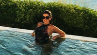 Dengan sang suami bermain di Premier League yang penuh ingar bingar, Natalia boleh jadi harus bersiap bakal lebih disorot kehidupannya ketimbang di Roma. (Foto: Instagram/natalialbecker)