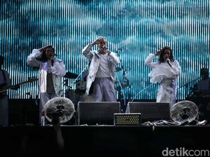 Penampilan Keren GAC Saat Buka WTF 2018 Hari Pertama