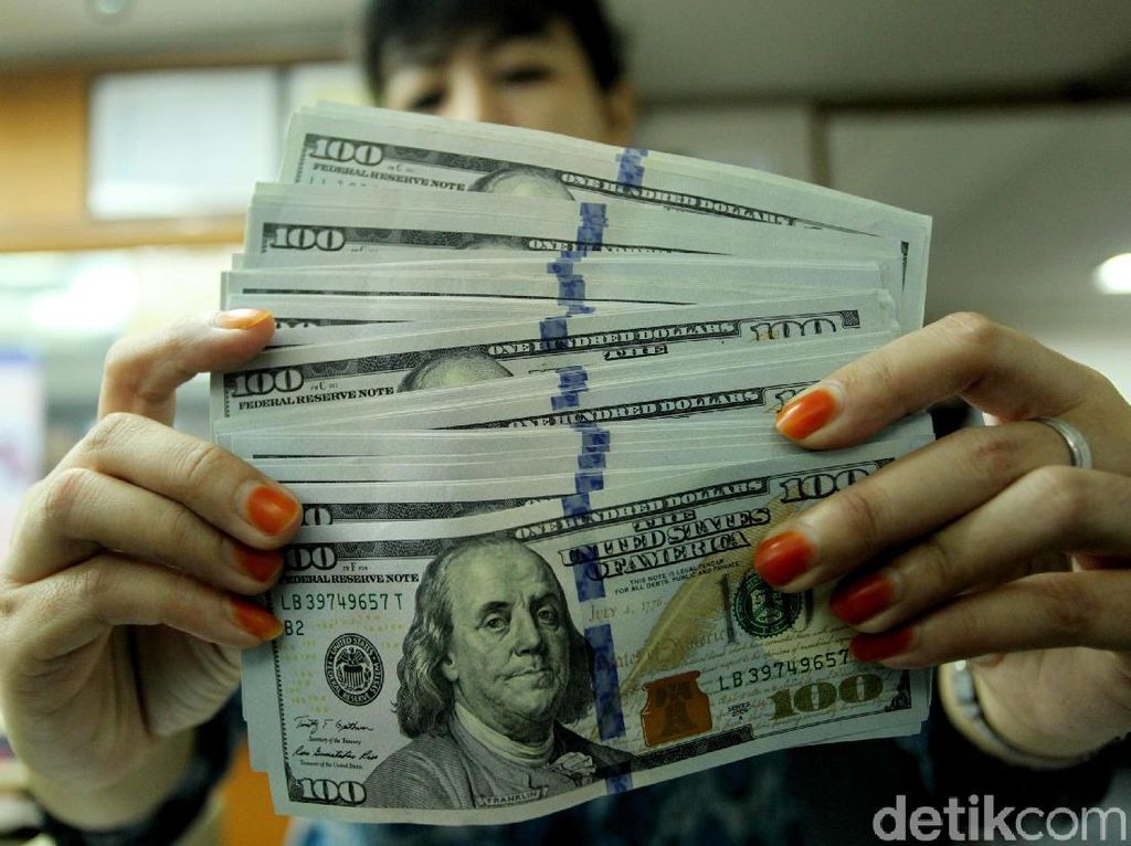 Dolar AS Kembali Dekati Rp 14.500 Dolar AS Kembali Dekati Rp 14.500