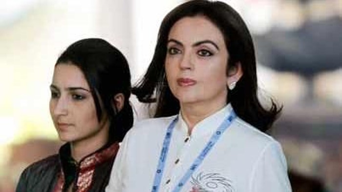 gaya glamor nita ambani, istri orang terkaya di asia gaya glamor nita ambani, istri orang terkaya di asia