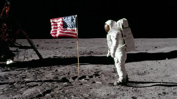 Deretan Fakta Pendaratan Bulan di Film First Man