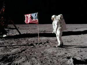 Bulan Ternyata Menyusut, Ilmuwan Keluarkan Peringatan Bulan Ternyata Menyusut, Ilmuwan Keluarkan Peringatan