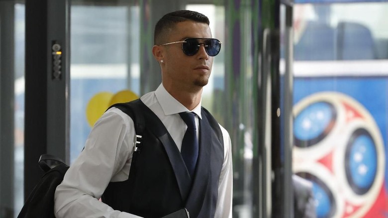Wow, Ronaldo Tinggalkan Tip Rp 337 Juta untuk Hotel di Yunani