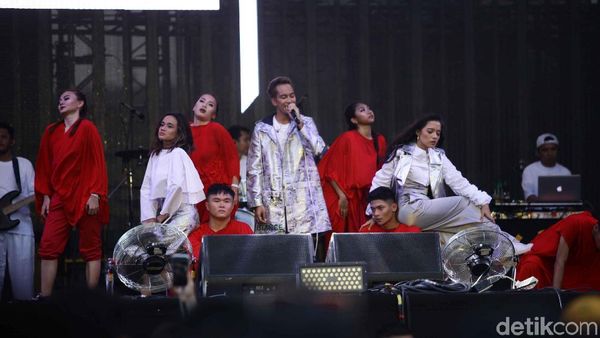 Aksi Merah Putih GAC Buka We The Fest 2018