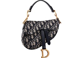 Dior Rilis Lagi Saddle Bag Setelah 18 Tahun, Tas Favorit Artis Dunia