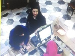 Viral, Video WNA Diduga Hipnotis Kasir Rumah Makan di Cipete