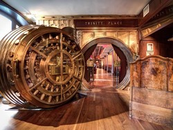 Dijamin Aman! Restoran Ini Menempati Brankas Bekas Bank di New York