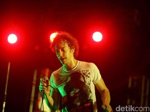 Albert Hammond Jr The Strokes dan Natalie Imbruglia Garap Kolaborasi Albert Hammond Jr The Strokes dan Natalie Imbruglia Garap Kolaborasi