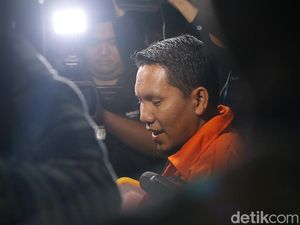 Bupati Bener Meriah Nonaktif Didakwa Suap Irwandi Yusuf Rp 1 M Bupati Bener Meriah Nonaktif Didakwa Suap Irwandi Yusuf Rp 1 M