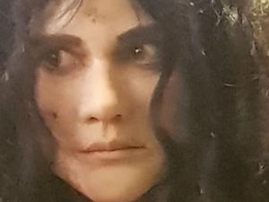 Close Up! Foto Luna Maya Berubah Total Jadi Suzzanna yang Menyeramkan Close Up! Foto Luna Maya Berubah Total Jadi Suzzanna yang Menyeramkan