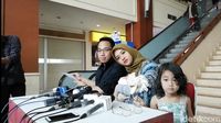 Bahagianya Poppy Bunga Pasca Melahirkan Anak Kedua