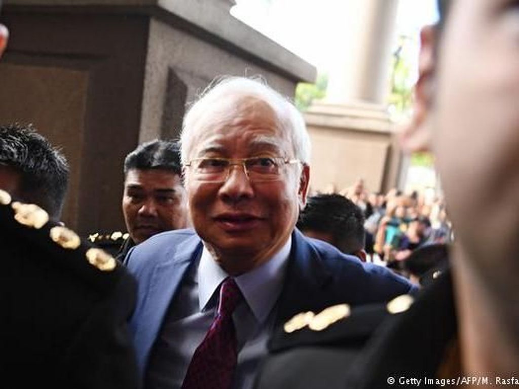 Busyet... Najib Razak Belum Bayar Pajak Rp 5,8 T Busyet... Najib Razak Belum Bayar Pajak Rp 5,8 T