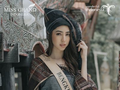 Potret Nadia Purwoko, Pemenang Miss Grand Indonesia Pakai Mahkota Rp 3 M