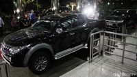 Ini Penampakan 2 Mobil Milik Wahid Yang Ditahan KPK