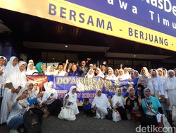 Rayakan Kemenangan Khofifah-Emil, Kader Muslimat Ziarah Wali