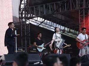 Cie.. Pasangan Ini Tunangan saat Afgan, Isyana dan Rendy Tampil Cie.. Pasangan Ini Tunangan saat Afgan, Isyana dan Rendy Tampil