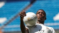 Real Madrid mengeluarkan dana 45 juta euro untuk merekrut Vinicius Junior. Namun sejauh ini Vinicius baru tampil 12 menit untuk Madrid. Foto: Susana Vera/REUTERS