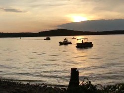 Korban Tewas Kapal Tenggelam di Danau AS Jadi 17 Orang