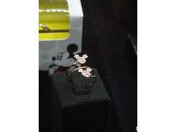 Pertama di Indonesia, Koleksi Perhiasan Emas Bertema Disney