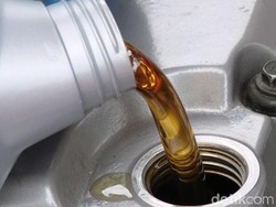 Apa Benar Ganti Oli Mesin Kendaraan Harus Dilakukan Tiap Bulan?