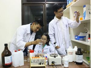 Tiga Mahasiswa Unair Bikin Alternatif Pendeteksi Kanker dari Pasir Besi Tiga Mahasiswa Unair Bikin Alternatif Pendeteksi Kanker dari Pasir Besi