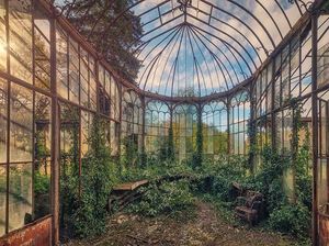 Deretan Bangunan Terlantar di Eropa yang Masih Apik