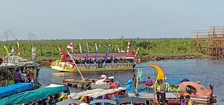 Pemprov Kalteng Gelar Boat Festival di Danau Berwarna Hitam