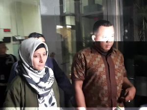 Mata Basah dan Muka Pucat, Inneke Koesherawati Tinggalkan KPK Mata Basah dan Muka Pucat, Inneke Koesherawati Tinggalkan KPK