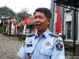 Ulah Kalapas Sukamiskin: 4 Bulan Menjabat, Terima Duit Suap-2 Mobil Ulah Kalapas Sukamiskin: 4 Bulan Menjabat, Terima Duit Suap-2 Mobil