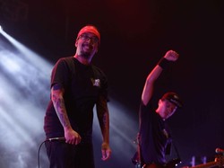 Lawless Burgerbar Buat Menu Khusus untuk Penggemar Seringai