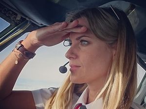 Kepincut Paras Cantik Sara, Pilot Wanita yang Buat Pria Melayang