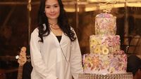 Yuk, Intip Keseruan Iis Dahlia Saat Makan Bareng Keluarga hingga Geng Arisannya!