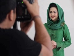 Suara Sundari Soekotjo Menghilang, Kecapekan Nyanyi atau Blusukan?