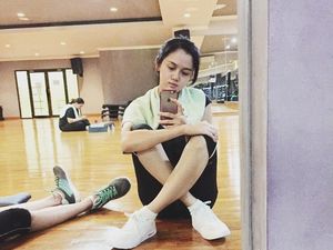 Duh! Cantik Banget Sih Istri Eza Gionino yang Lagi Basah Keringat Duh! Cantik Banget Sih Istri Eza Gionino yang Lagi Basah Keringat