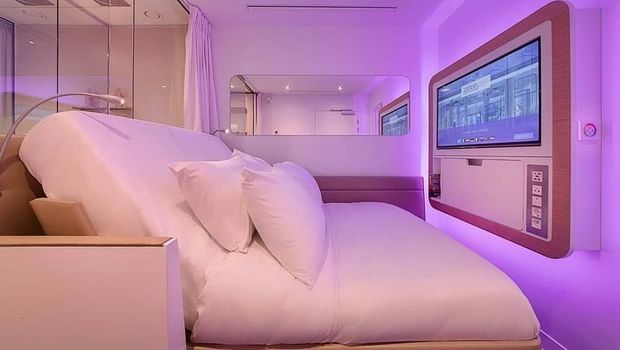 Deretan kamar hotel ini hanya layak ditempati oleh single traveler. Meskipun sendirian, desain dan fasilitas hotel ini pas banget buat jomblo berpelesir dan menikmati waktu sendirian.