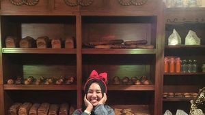 Lucunya Ekspresi Fatin Shidqia Saat Makan Es Krim dan Kulineran